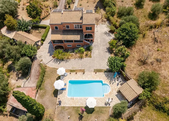 Kamaritis, Private Pool View
