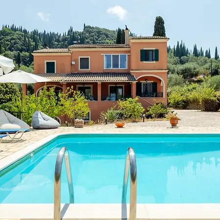 Kamaritis, Private Pool View Apartament