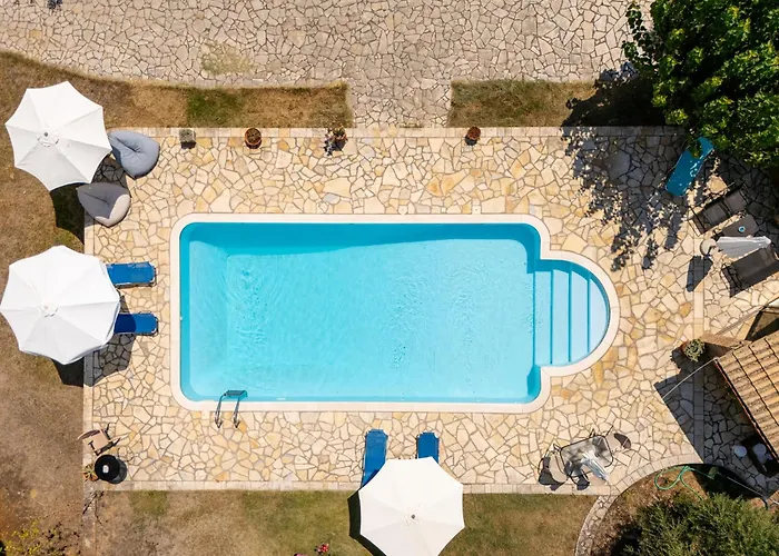 Kamaritis, Private Pool View Apartmán
