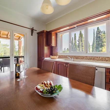 Kamaritis, Private Pool View Apartment *