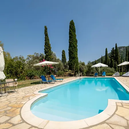 Kamaritis, Private Pool View Apartment