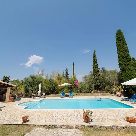 아파트 Kamaritis, Private Pool View